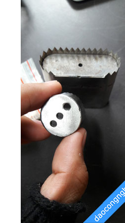 Dao cắt túi nylon